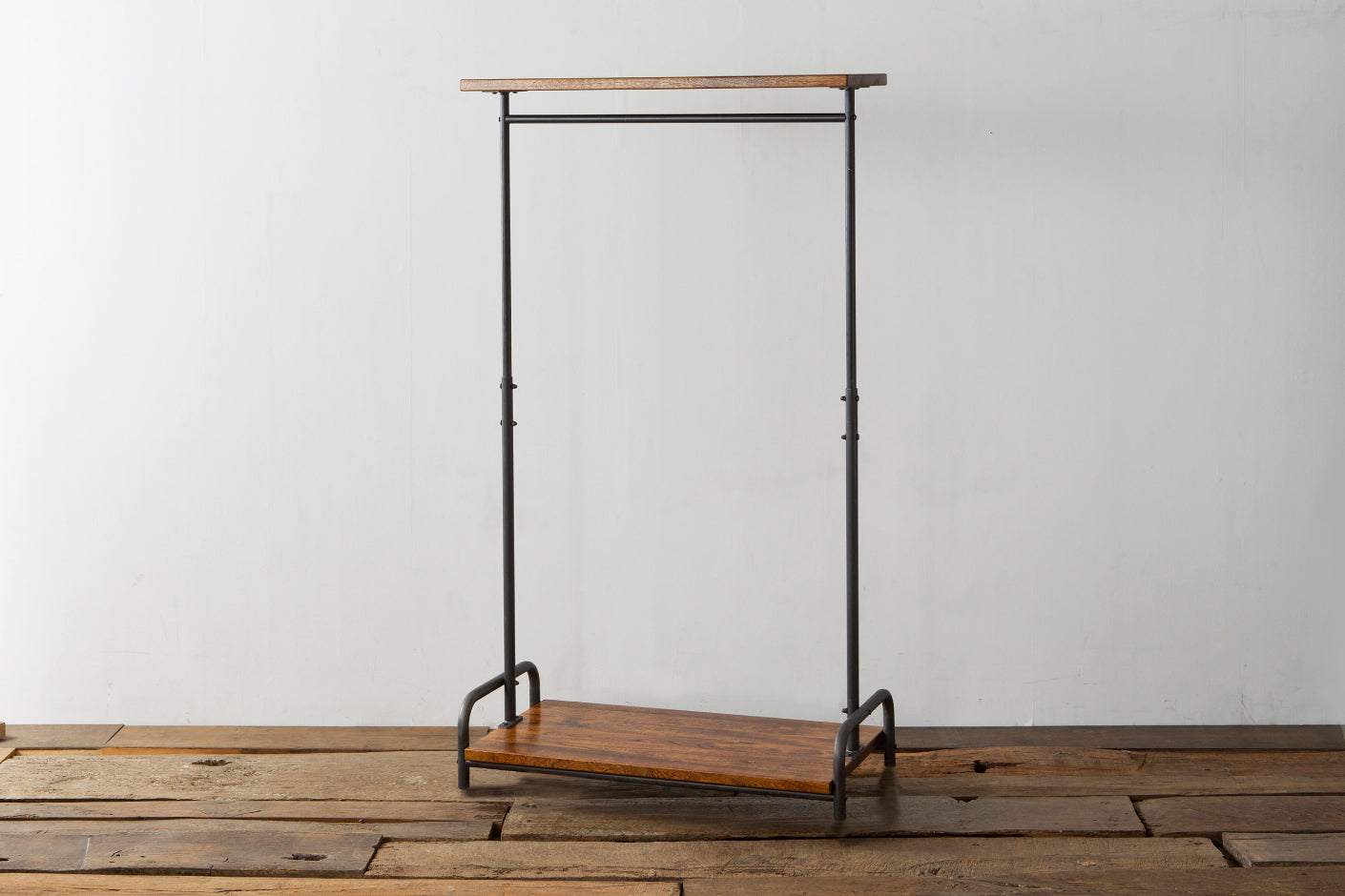 GRANDVIEW HANGER RACK – HOW Furniture