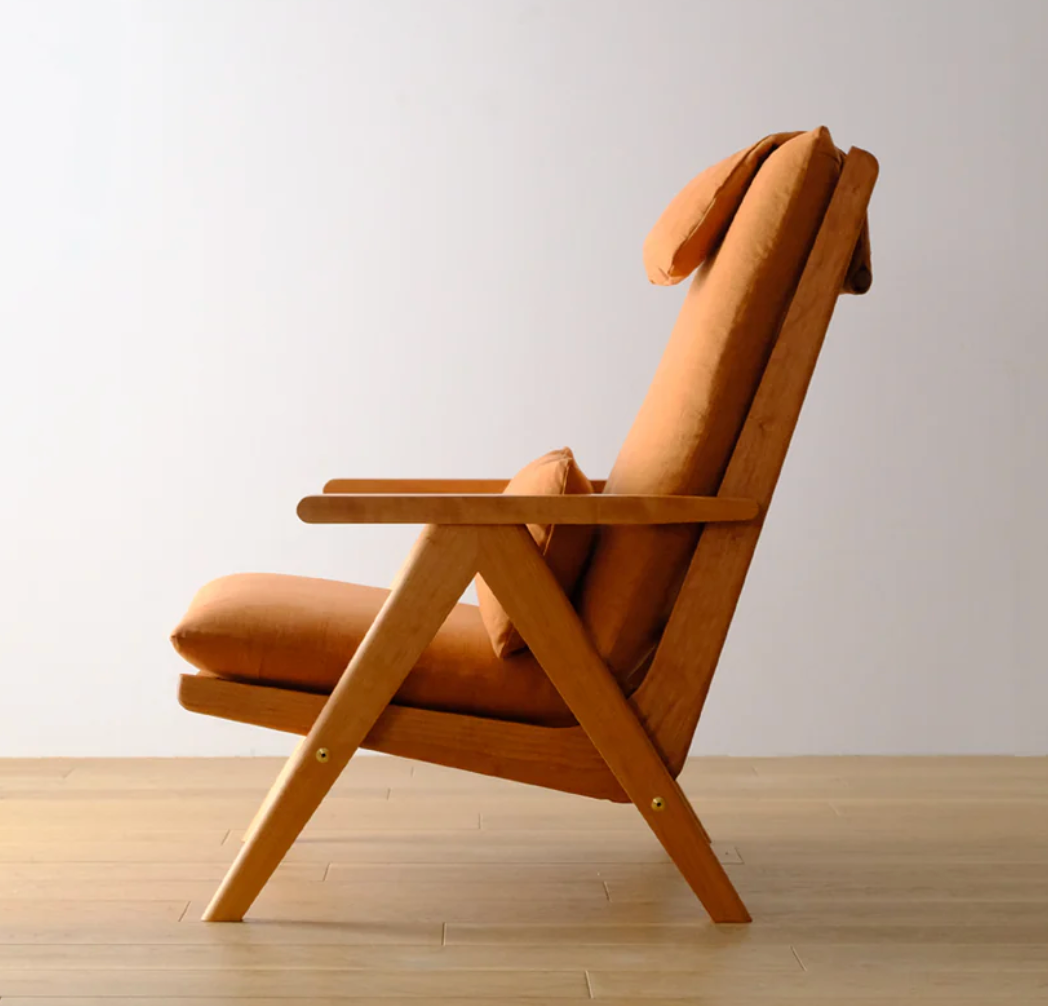 PACE PERSONAL CHAIR 069 (WOOD ARM)