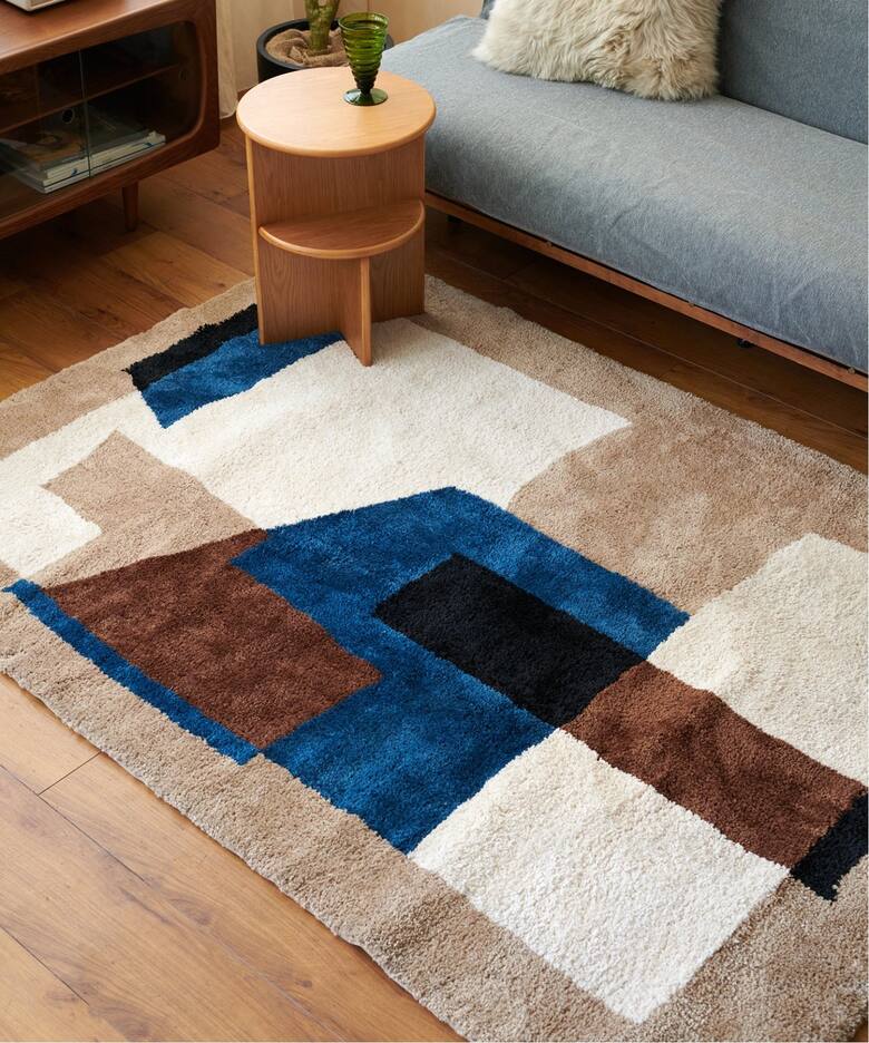 GEOMETRIC RUG