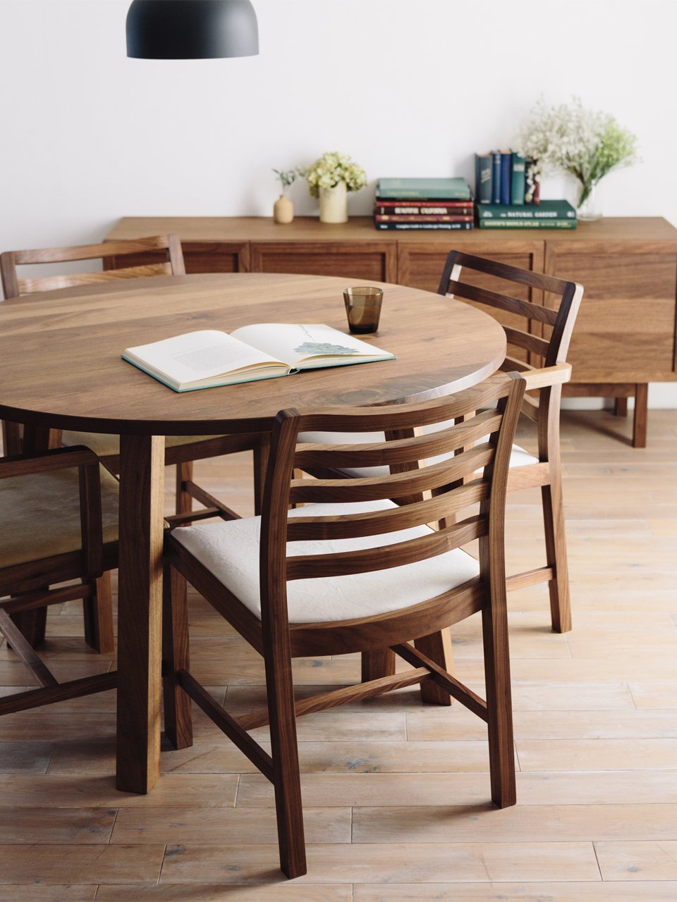 CORNICE CIRCLE DINING TABLE – HOW Furniture